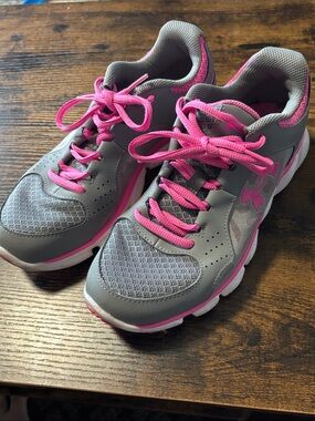 Under Armour Micro G Assert running.